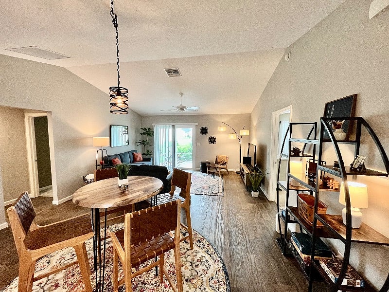 Furnished Finder property 571531_1 photo 7