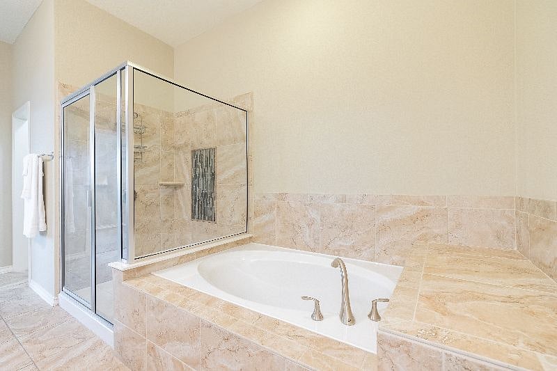 Furnished Finder property 571601_1 photo 16