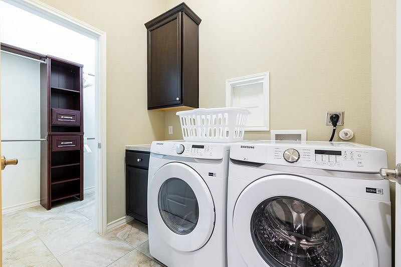 Furnished Finder property 571601_1 photo 18
