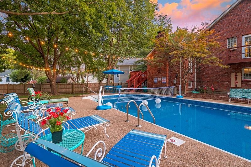 Resort Style Pool Loungers