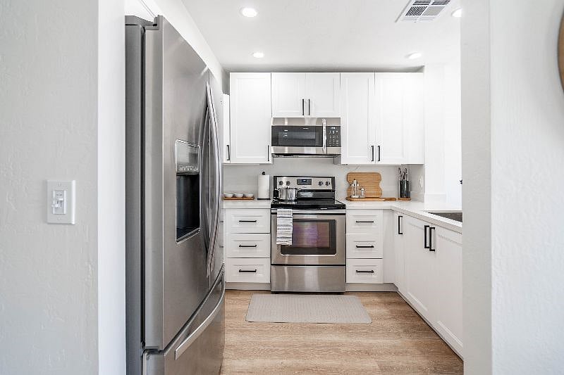 Furnished Finder property 571680_1 photo 10