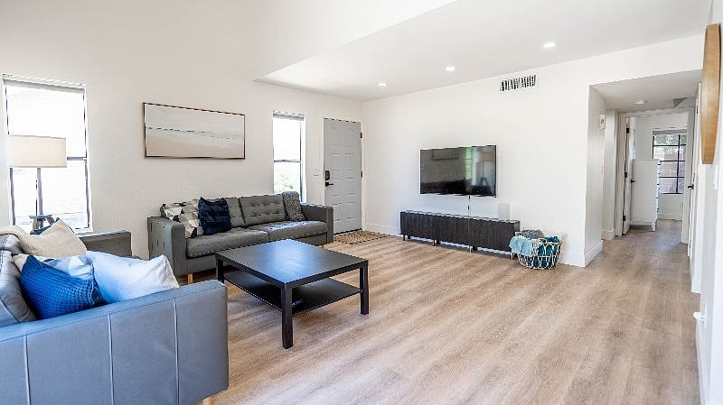 Furnished Finder property 571680_1 photo 13