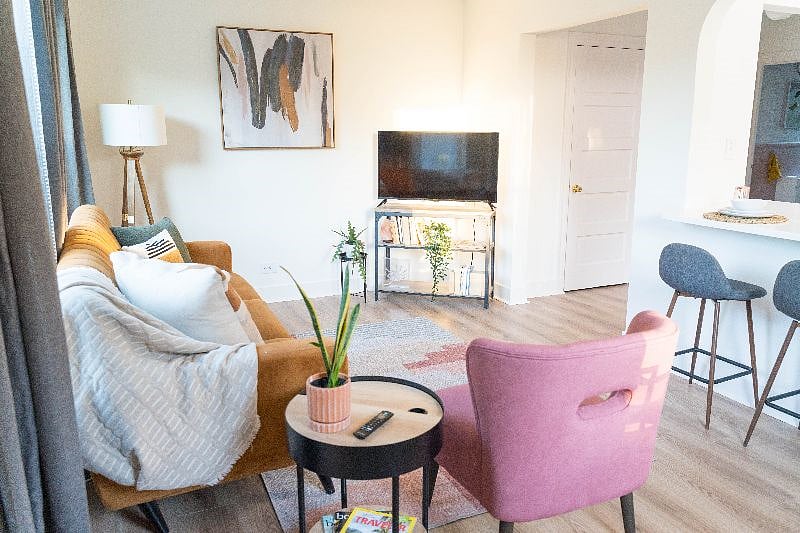 Furnished Finder property 571686_1 photo 1