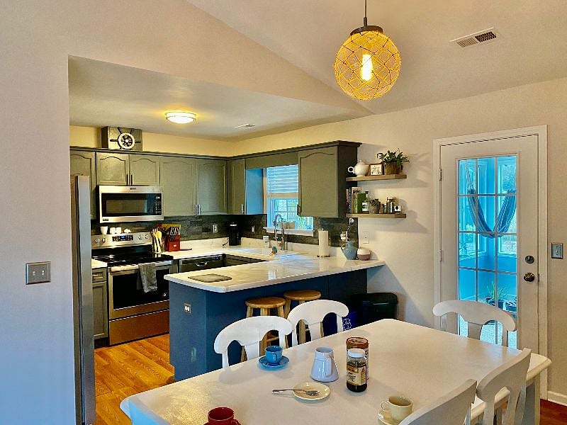 Furnished Finder property 571703_1 photo 11