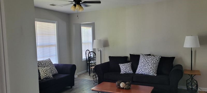 Furnished Finder property 571712_1 photo 3