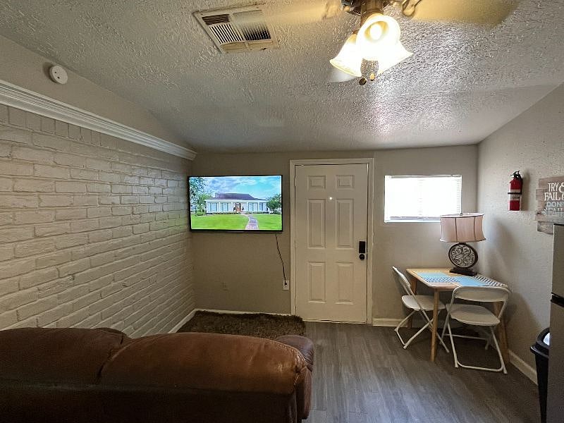 Furnished Finder property 571720_1 photo 6
