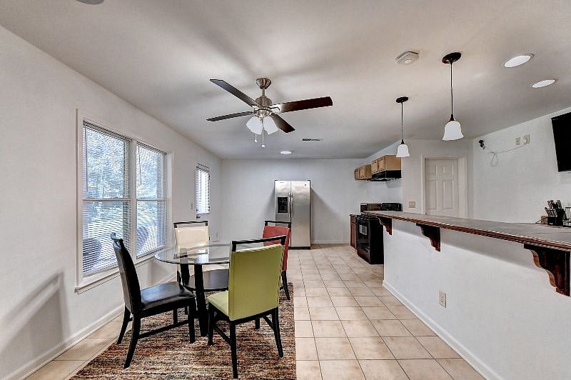 Furnished Finder property 571819_1 photo 4