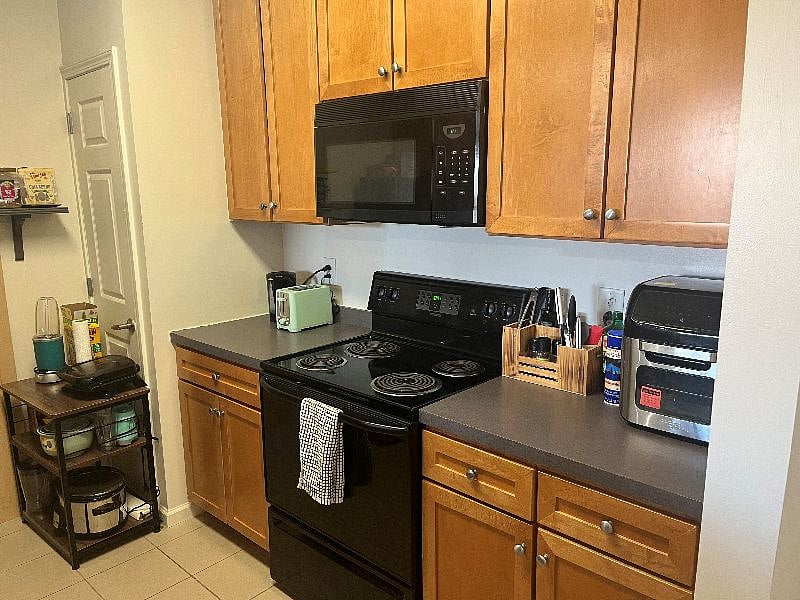full kitchen