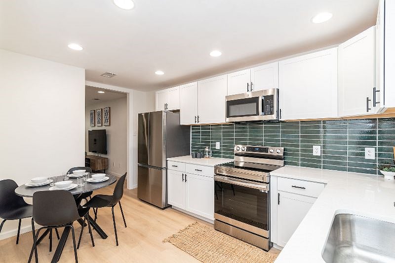 Furnished Finder property 571833_1 photo 12