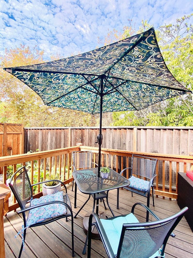 Dine while enjoying the outdoor and may be even bbq. Perfect for yoga/exercise and morning coffee 