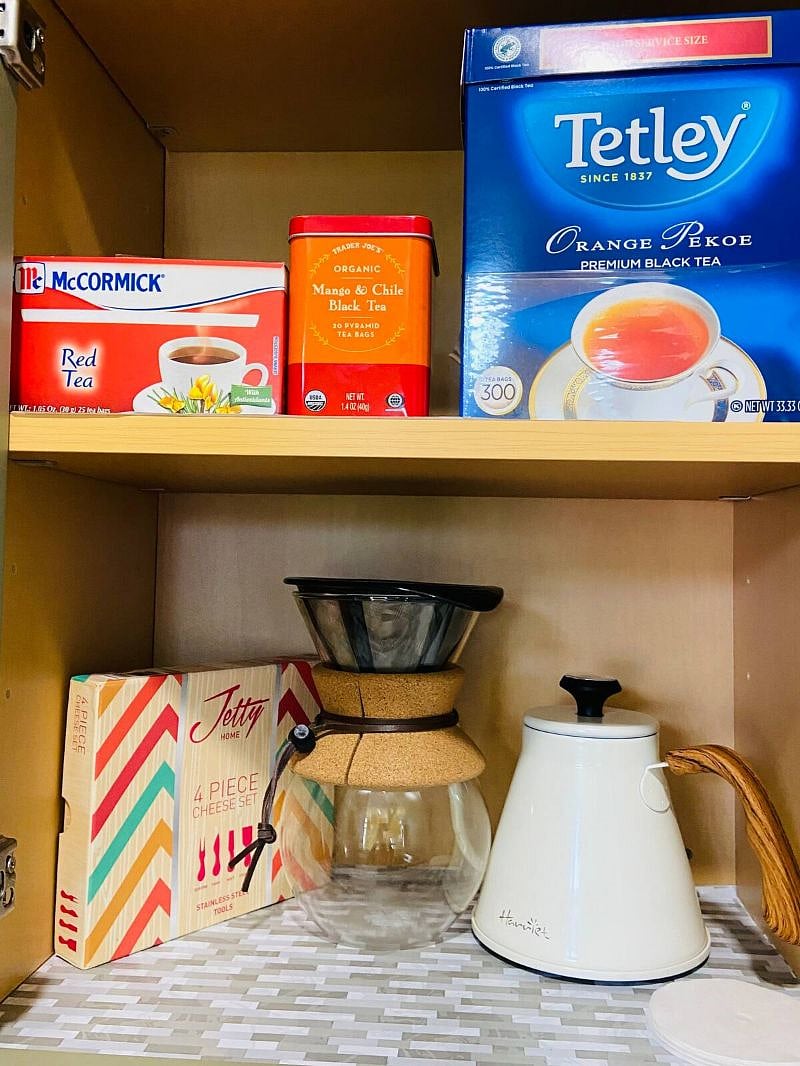 Drip coffee maker provided with Folgers coffee. Tea options also available. And cheese knife set.
Starter kit for tea and coffee.