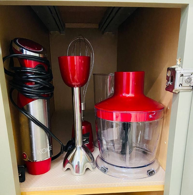 Blender, electric kettle, toaster and rice cooker are provided.