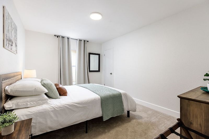Queen size bed