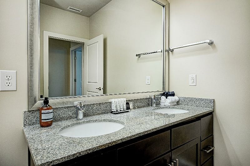 Furnished Finder property 571883_1 photo 18