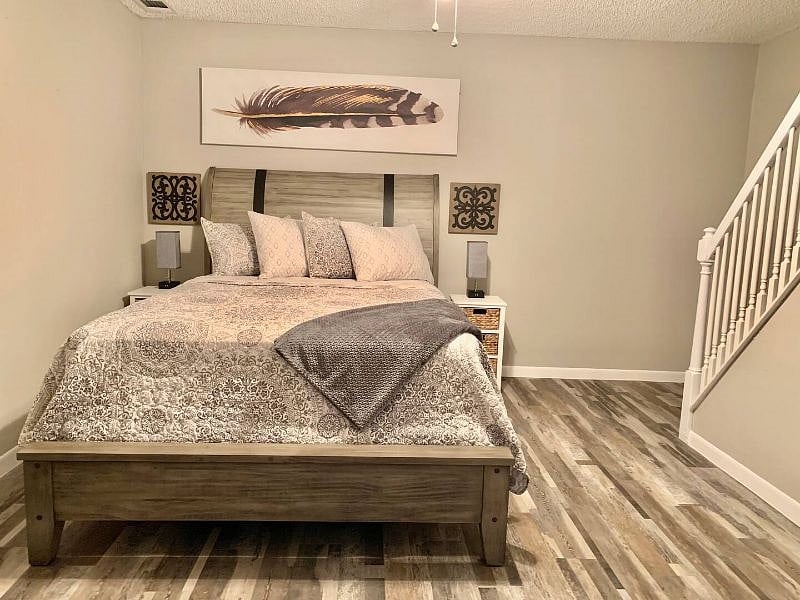 Queen bed in bedroom