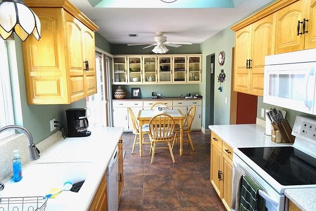 Furnished Finder property 571939_1 photo 7