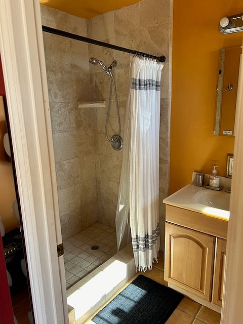 Furnished Finder property 571950_1 photo 9