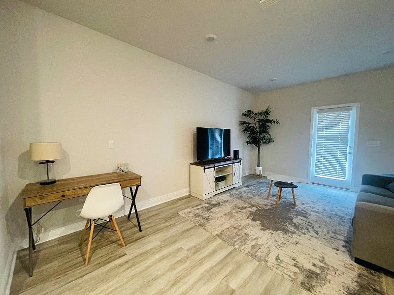 Furnished Finder property 572000_1 photo 4