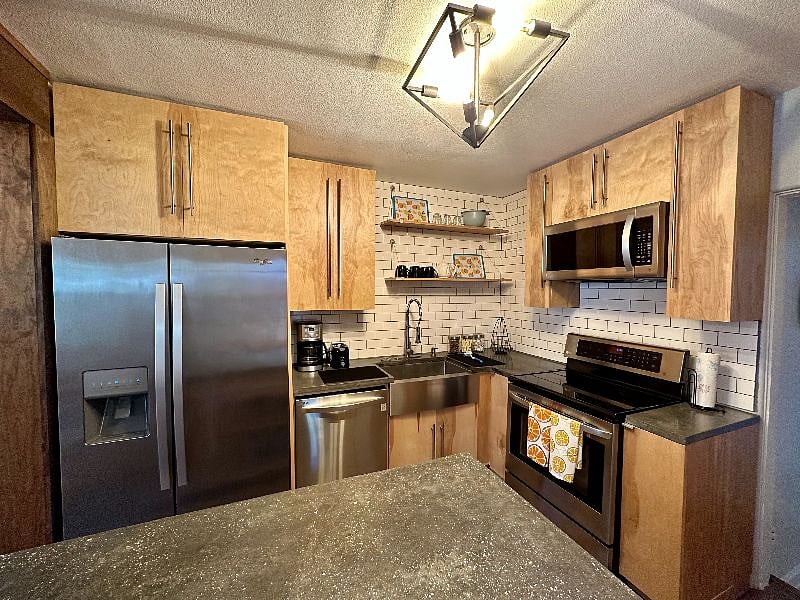 Furnished Finder property 572006_1 photo 6