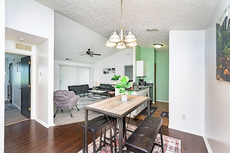 Furnished Finder property 572130_1 photo 7