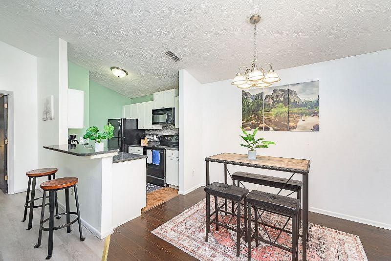 Furnished Finder property 572130_1 photo 9