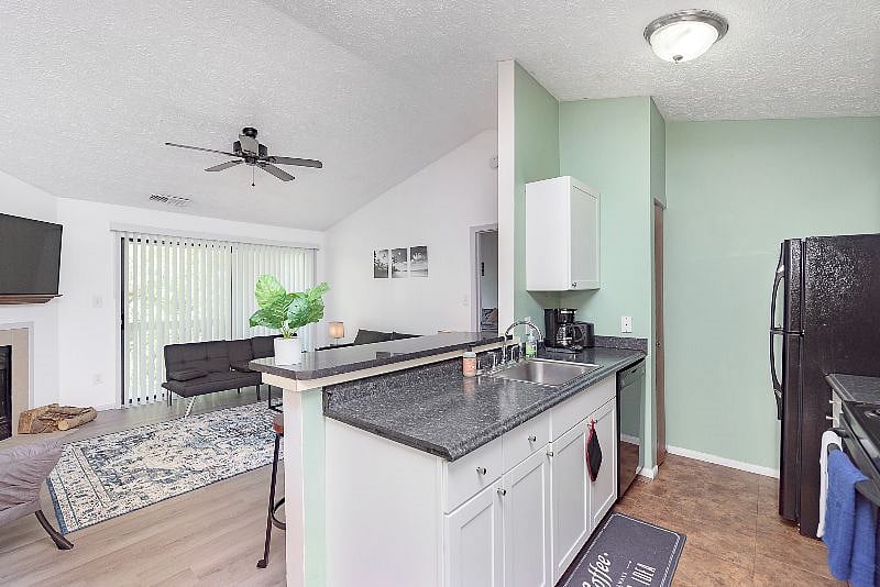 Furnished Finder property 572130_1 photo 10
