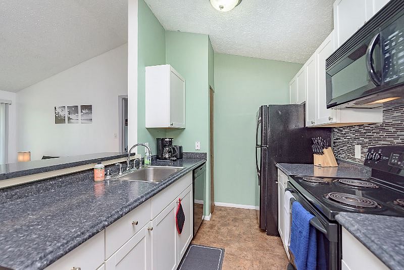 Furnished Finder property 572130_1 photo 12