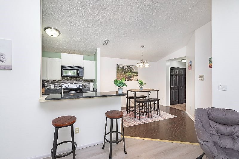 Furnished Finder property 572130_1 photo 11