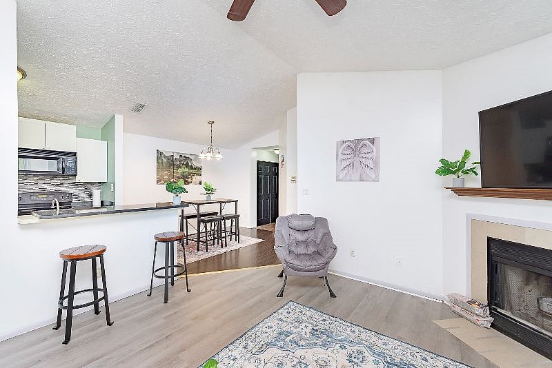 Furnished Finder property 572130_1 photo 22
