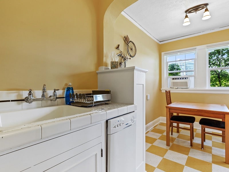 Furnished Finder property 572132_1 photo 8
