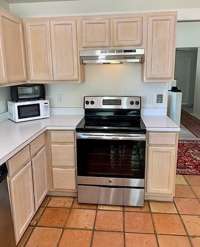 Furnished Finder property 572151_1 photo 11