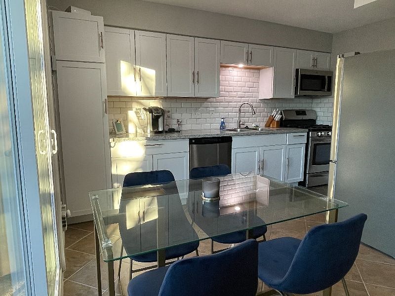 Furnished Finder property 572177_1 photo 5