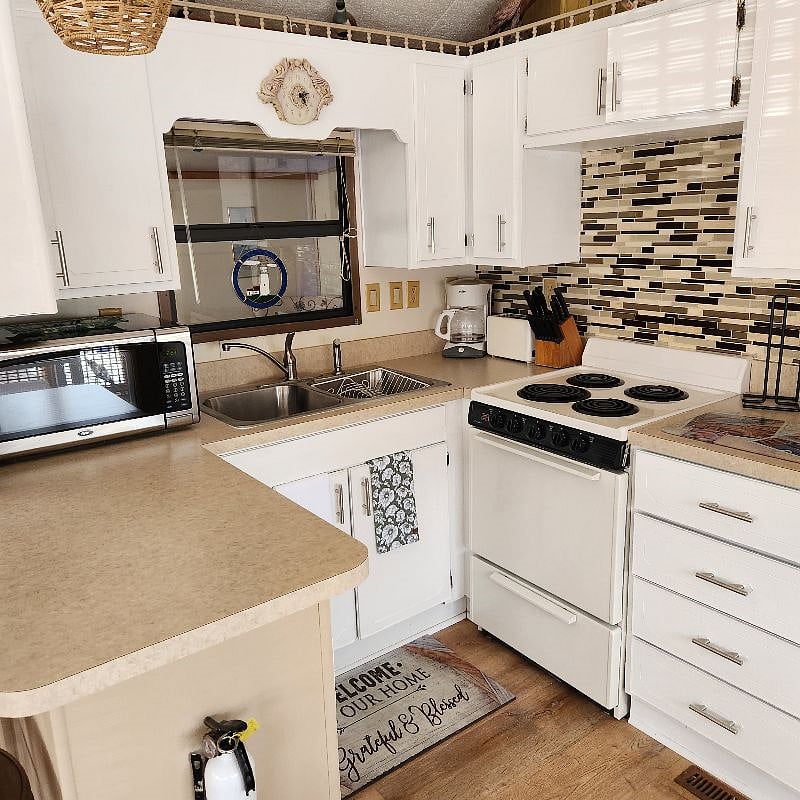 Furnished Finder property 572192_1 photo 10