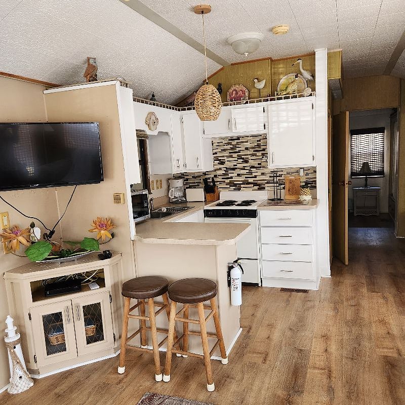 Furnished Finder property 572192_1 photo 5