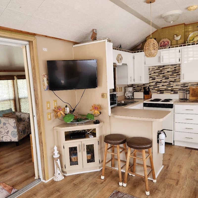 Furnished Finder property 572192_1 photo 7