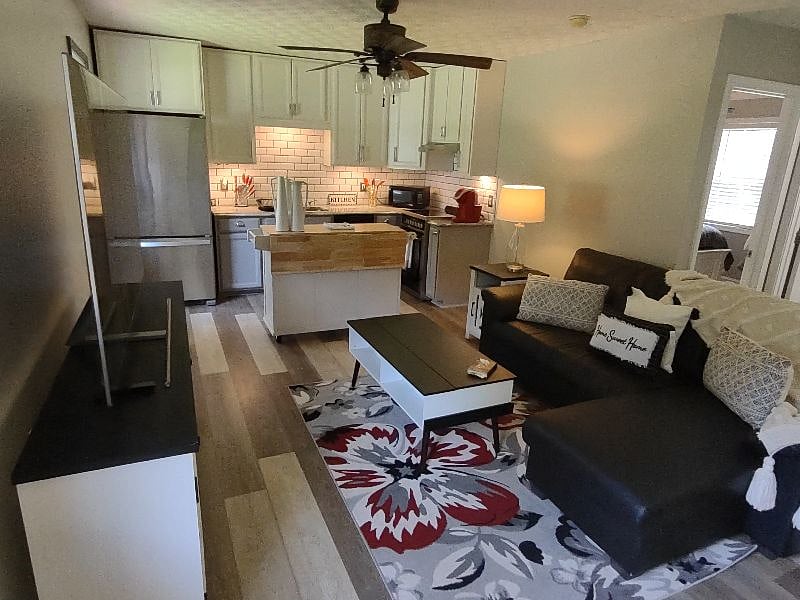 Furnished Finder property 572202_1 photo 4