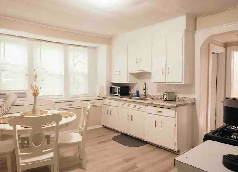 Furnished Finder property 572204_1 photo 2