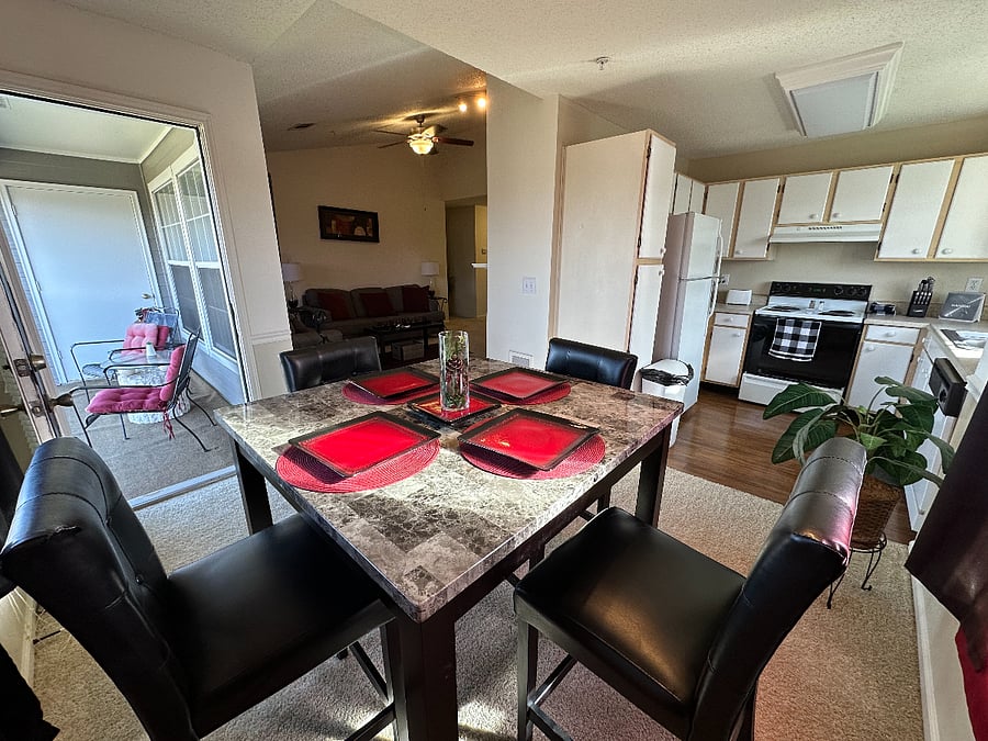 Furnished Finder property 572260_1 photo 3