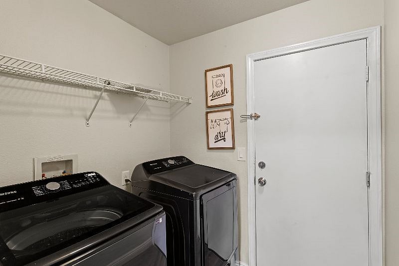 Furnished Finder property 572286_1 photo 17