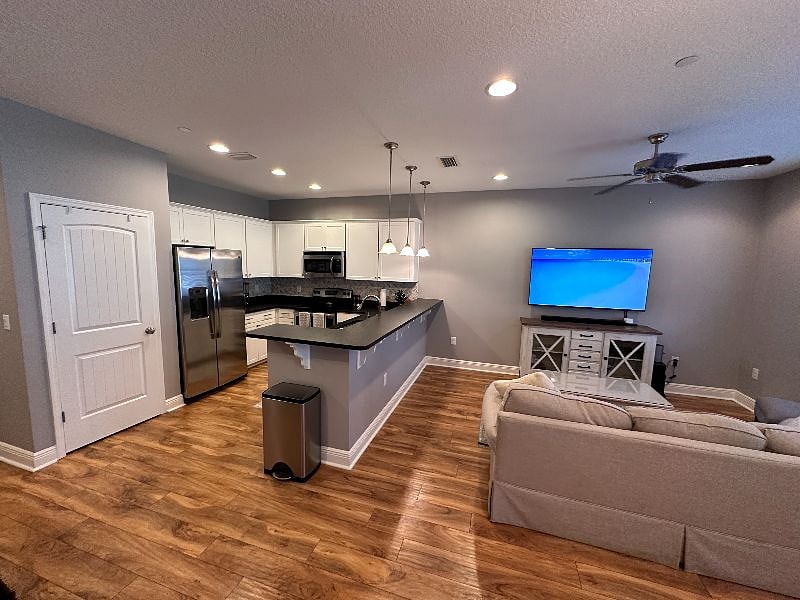 Furnished Finder property 572319_1 photo 12