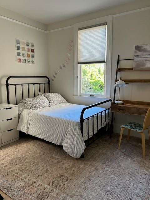 Bedroom - Full Bed with Desk
