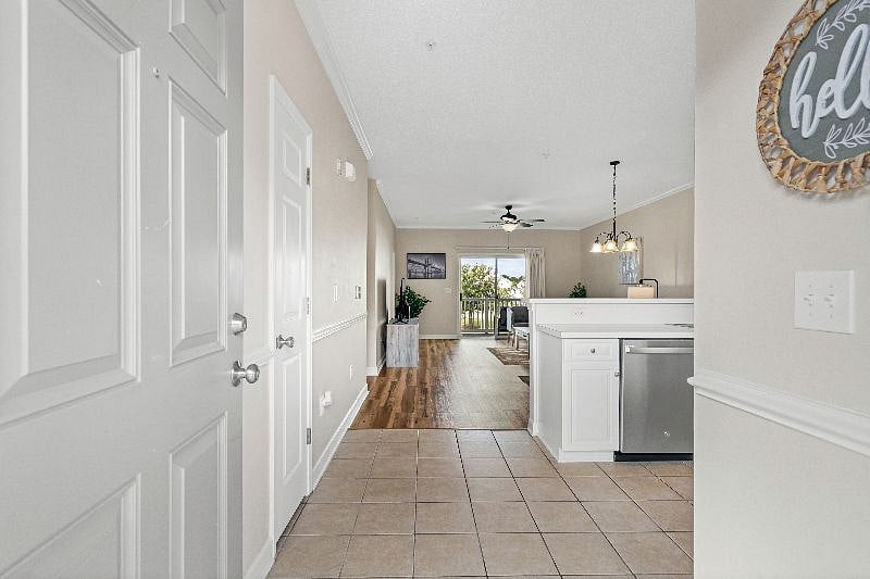 Furnished Finder property 572400_1 photo 18
