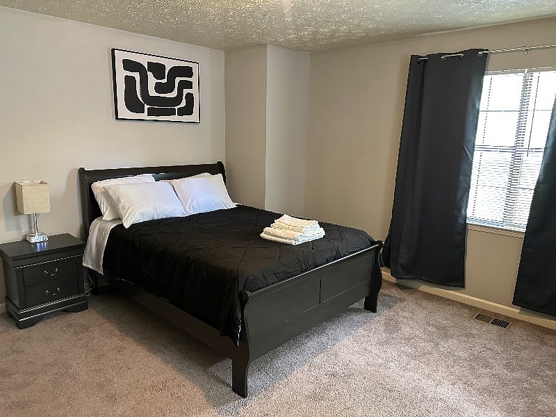Furnished Finder property 572432_1 photo 3