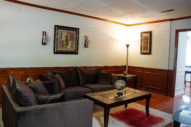 Furnished Finder property 572433_1 photo 3