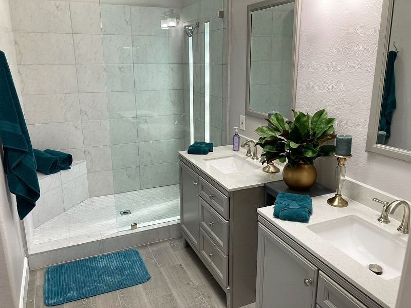 Elegant, renovated en suite