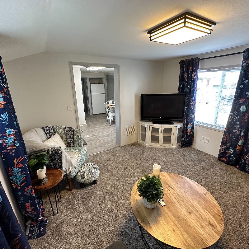 Furnished Finder property 572643_1 photo 3