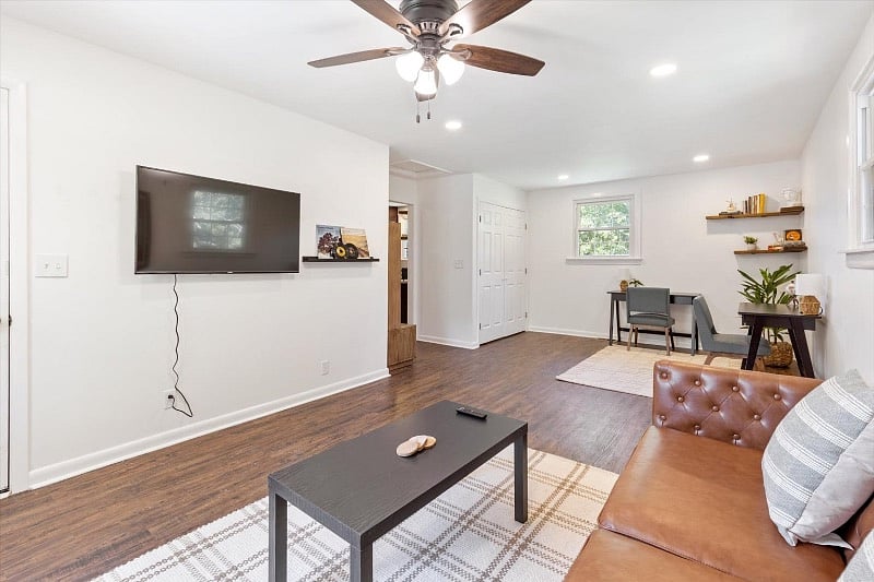 Furnished Finder property 572753_1 photo 12