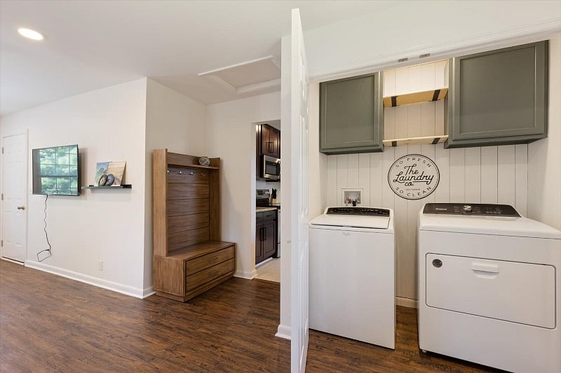 Furnished Finder property 572753_1 photo 13