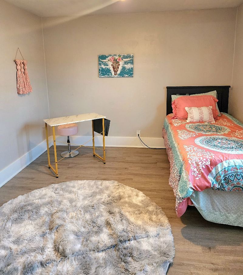 Furnished Finder property 572772_1 photo 3