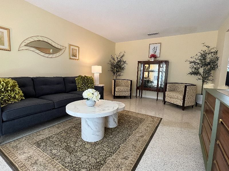 Furnished Finder property 572778_1 photo 9